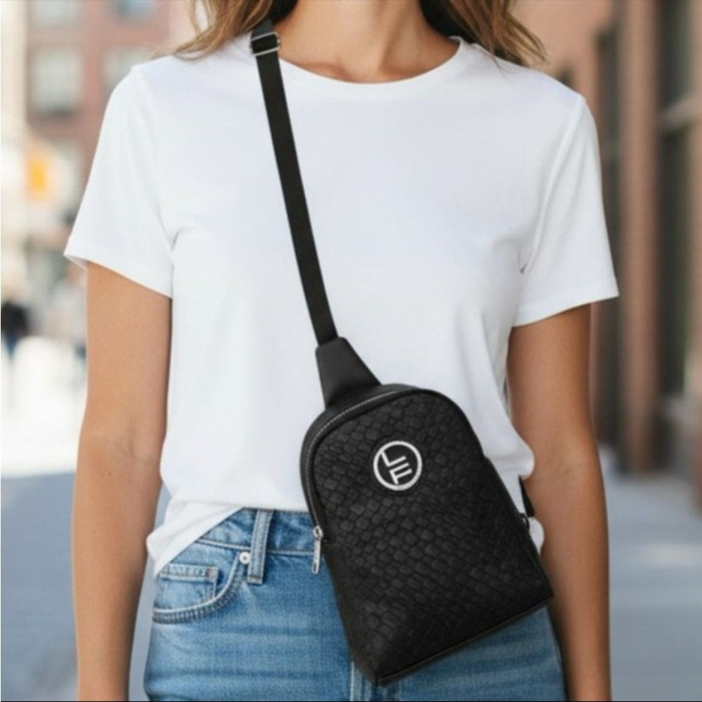 London Fog Broadway Double Compartment Woven Sling Crossbody Bag - Black NWT - Picture 1 of 4
